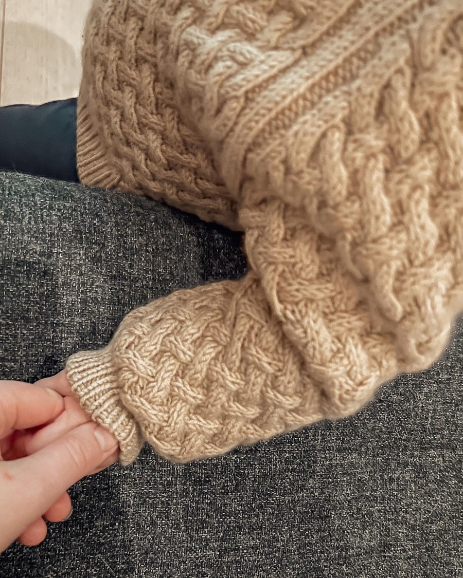 Ærme på Lounge Sweater Mini · ekstra bevægelsesrum i ærmegabet